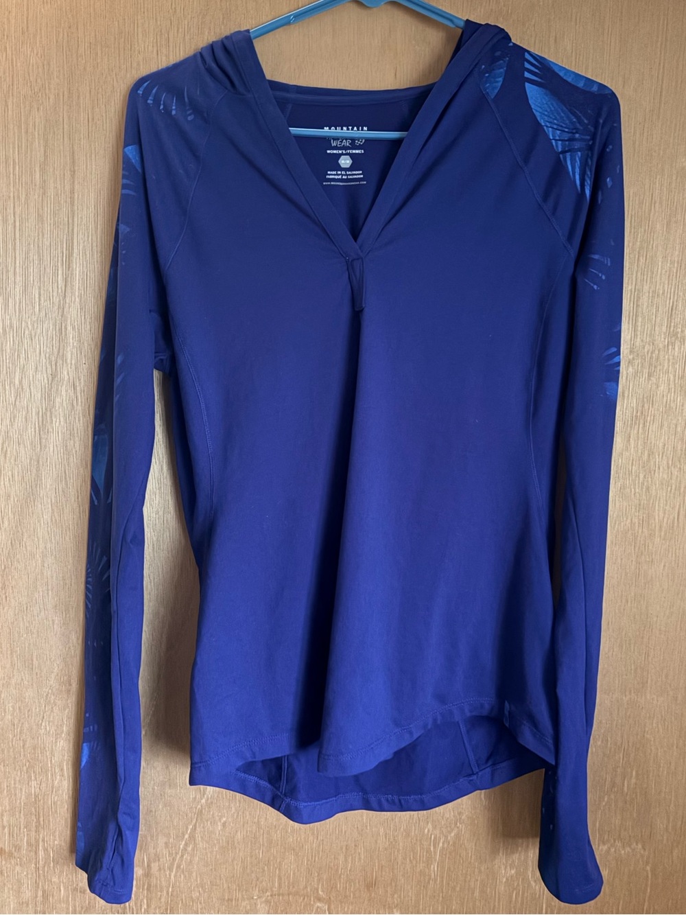 Mountain Hardwear Women's Hooded Long Sleeve Top - Blue with Light Blue Accents